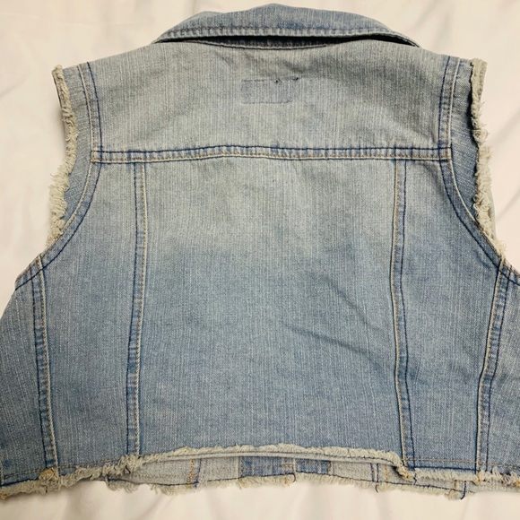 Cropped Denim Vest - Picture 4 of 4